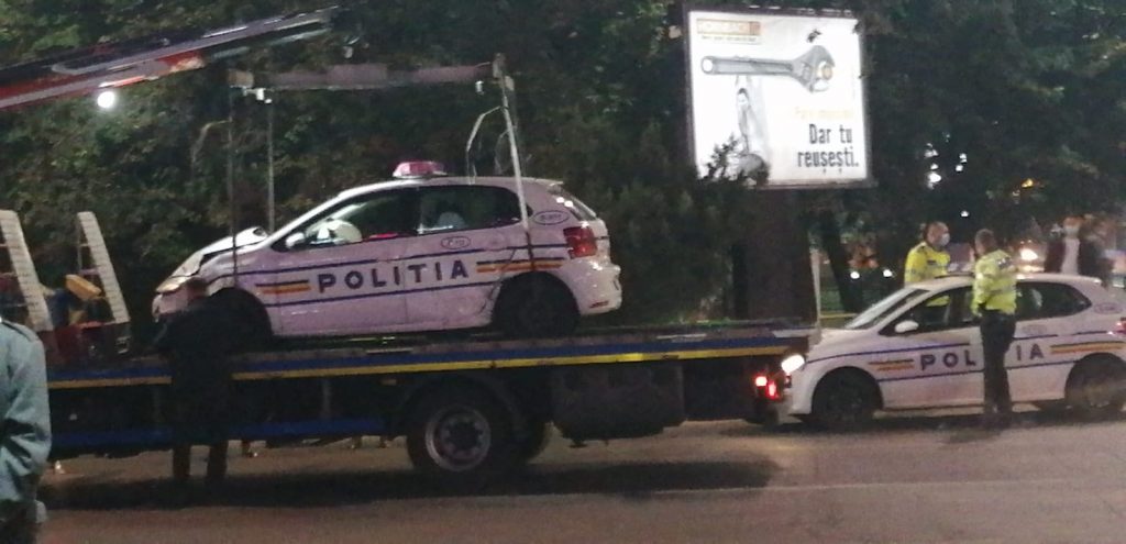 Autospecială a poliției, accident la Guvern. Momentul impactului – VIDEO