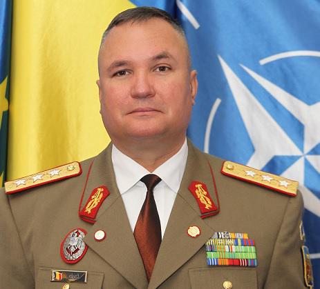 Generalul pe care l-ar fi plagiat premierul Ciucă: „Putea să citeze jumătate de pagină, că era băiat deștept”