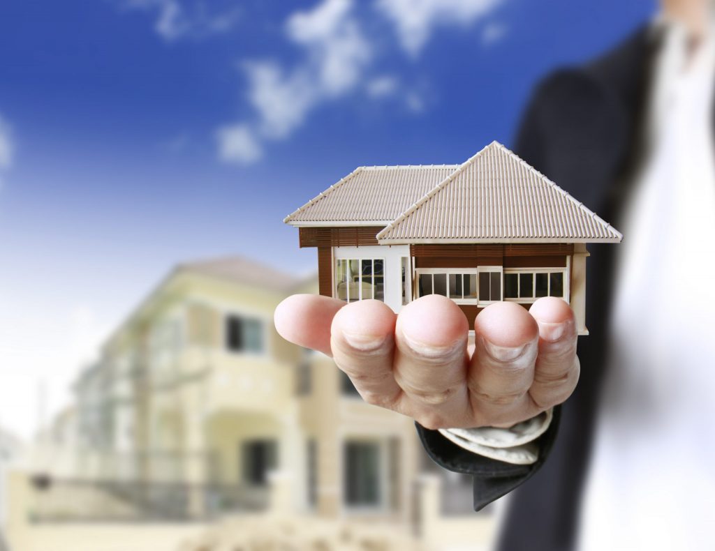 Românii care vor să-și cumpere o casă trebuie să știe asta! Ce se întâmplă cu prețurile apartamentelor în plină pandemie COVID
