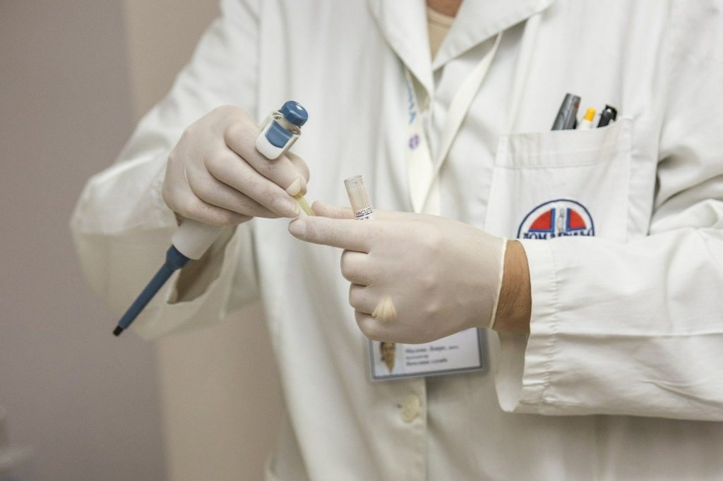 Medicii de familie, nemulțumiți de OUG privind tratarea asimptomaticilor: A fost emisă fără consultare cu practicienii
