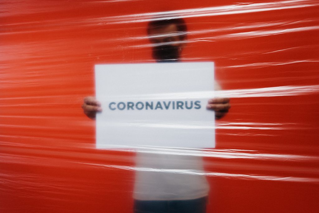 Noul simptom al infecției cu Covid. Medicii sunt tot mai îngrijorați
