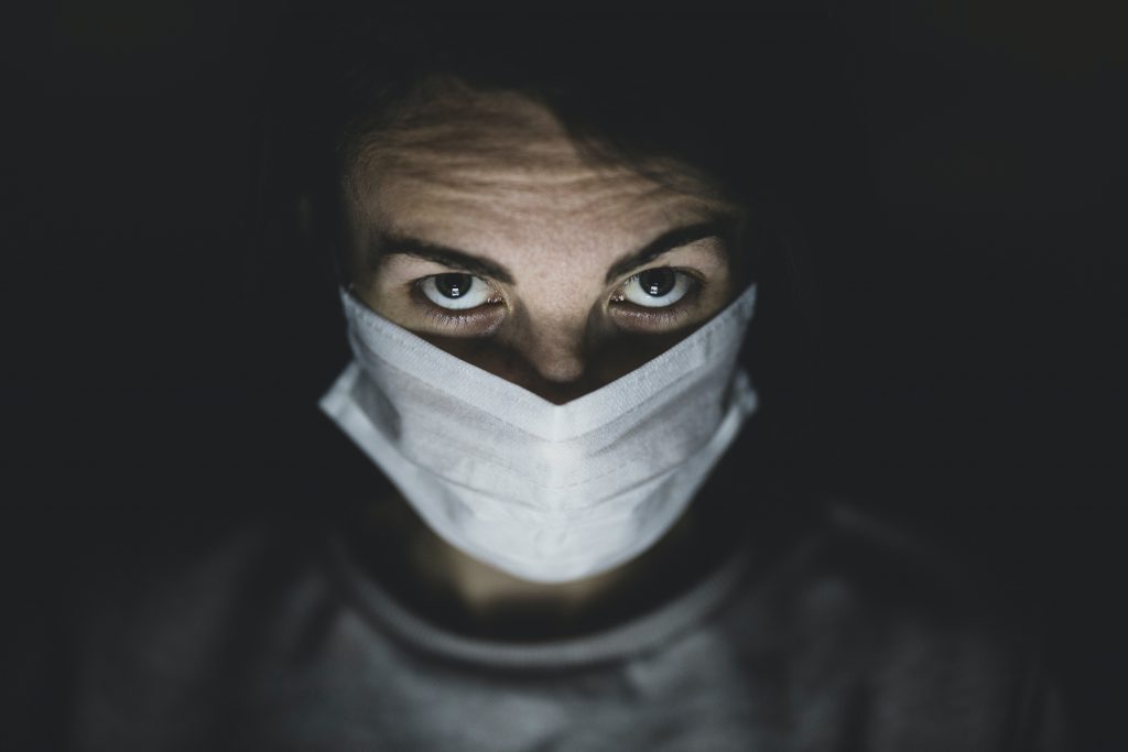 8 ȘTIRI DE LA ORA 8. Covid-19, virusul „parșiv”. Medic primar ATI, despre „happy hypoxia”: Vin cu saturații de 65-70 la sută, fără să aibă neapărat o simptomatologie alarmantă