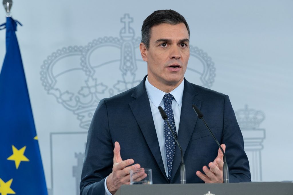 Guvernul spaniol introduce starea de urgență sanitară din cauza numărului mare de cazuri de COVID-19. Circulația pe timpul nopții, interzisă