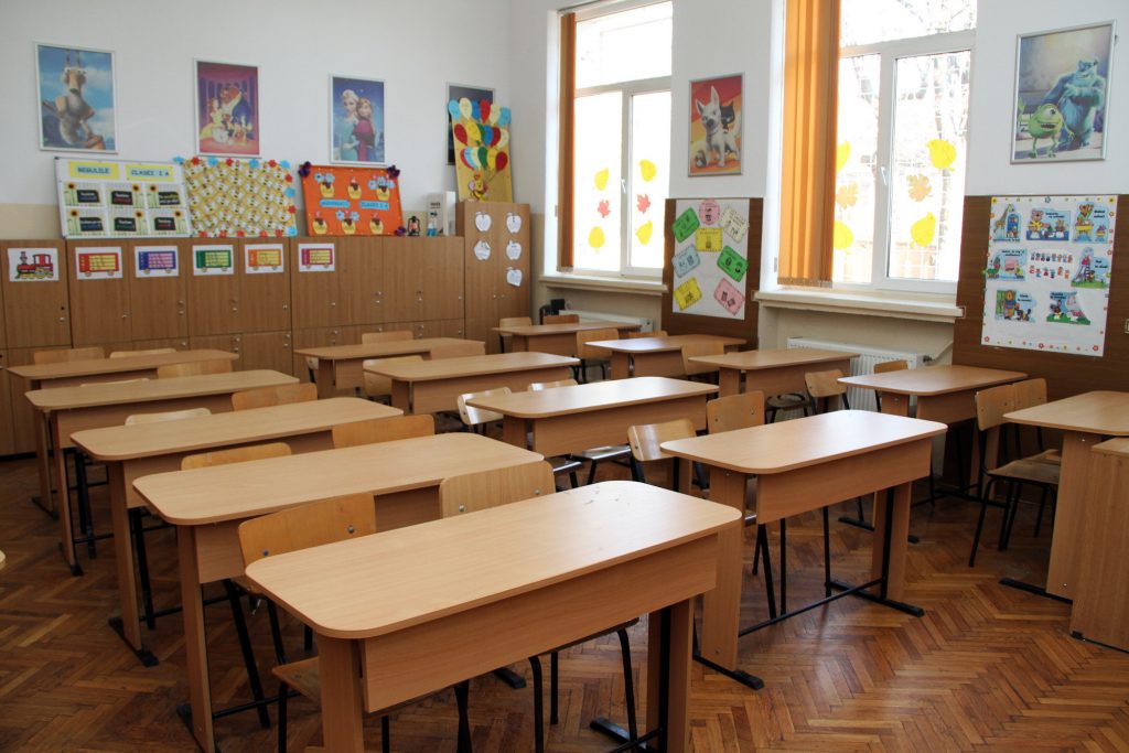 Școala românească produce ANALFABEȚI funcțional pe bandă. Doar 11% dintre elevii de gimnaziu din România înțeleg ce citesc