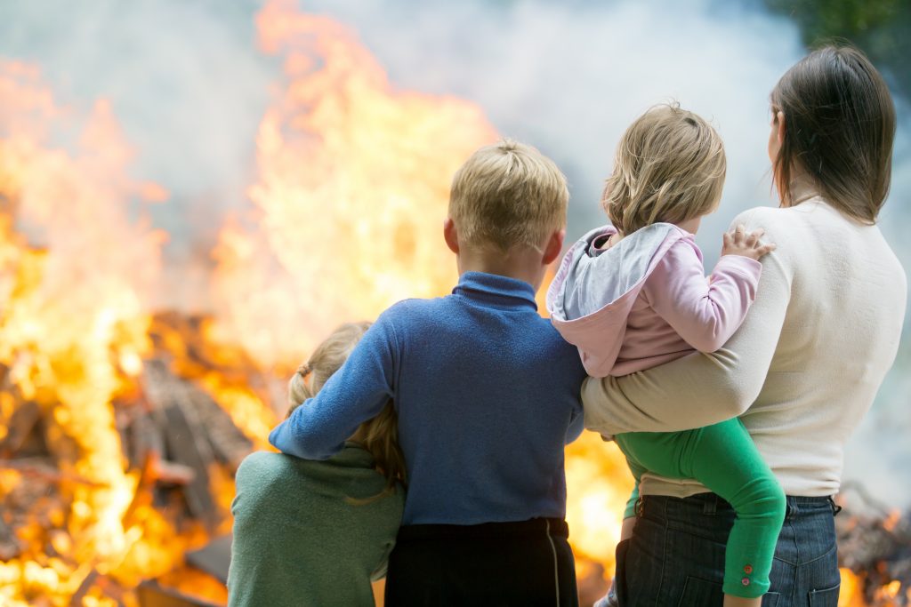 În ultimii opt ani, sute de copii au fost victime ale incendiilor la locuinţe