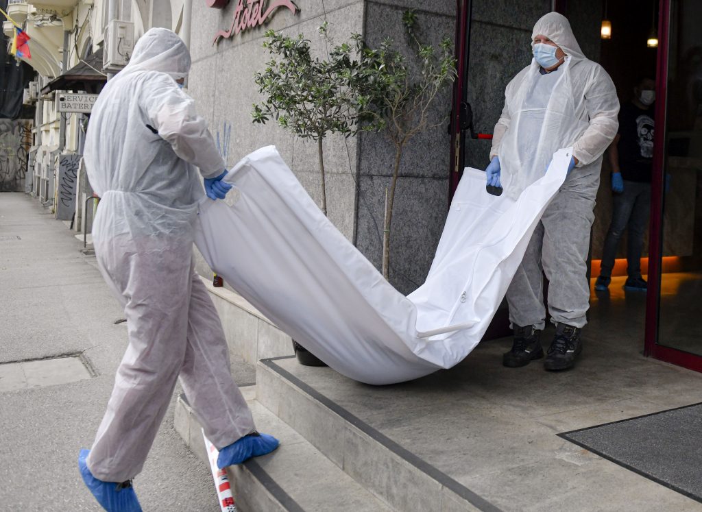 Caz halucinant: Un bărbat declarat mort în urmă cu 14 ani, a fost ”readus” la viață de judecătorii din Iași