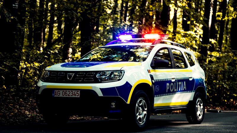 Tineri înjurați și bătuți de polițiștii din Bacău: „Nația mă-tii de șobolan cordit!” / „Nu mai da, șefule, te rog”
