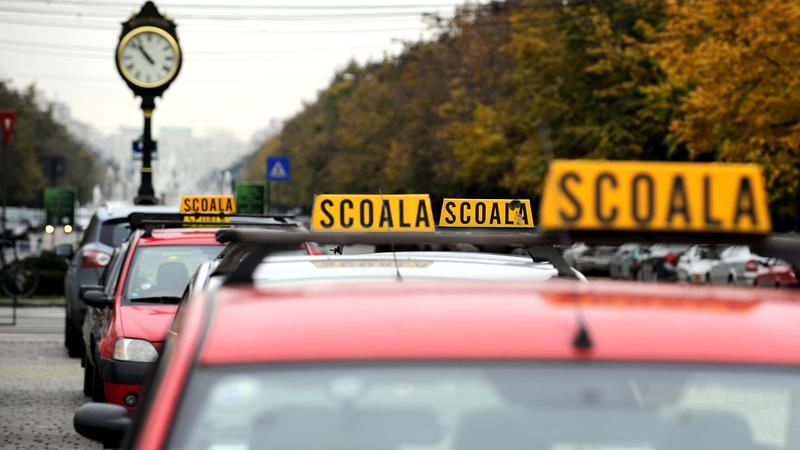 Județul din România cu cei mai nepregătiți candidați la școlile de ȘOFERI. Sub o treime dintre cursanți reușesc să ia permisul de conducere