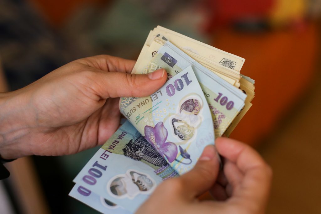 Ce se schimbă pentru români din 1 ianuarie 2022
