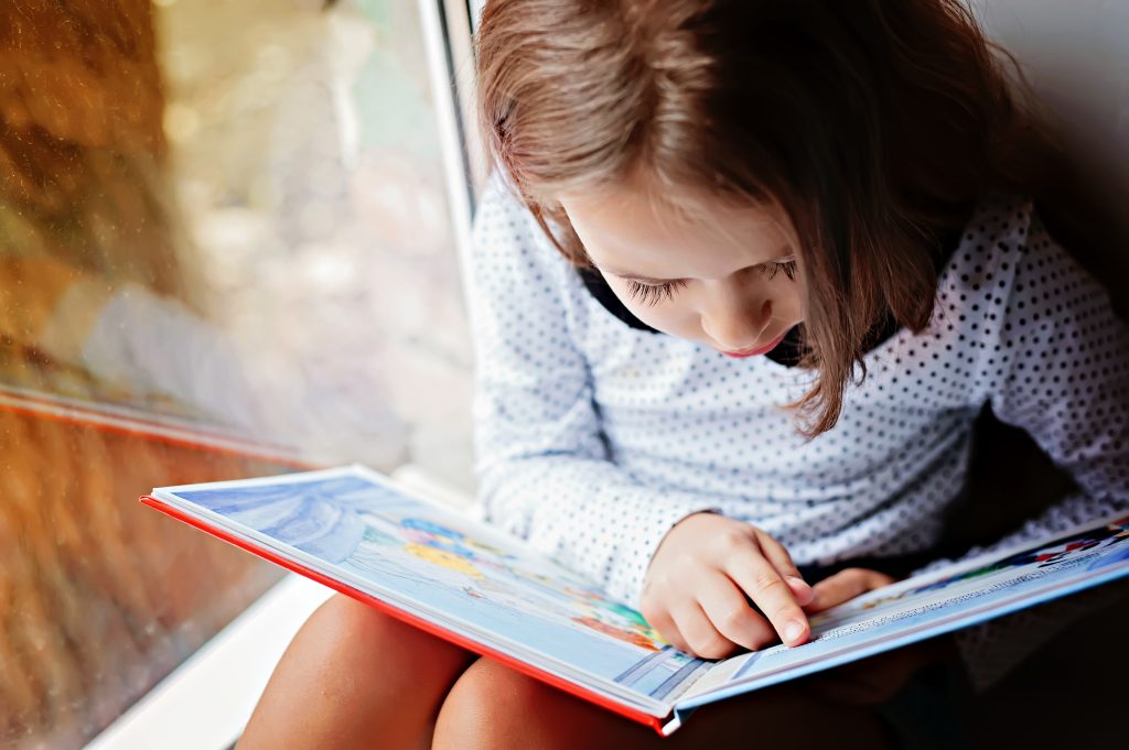 Naşterea, educaţia şi întreţinerea copiilor, la coada priorităților României. Care este clasamentul UE