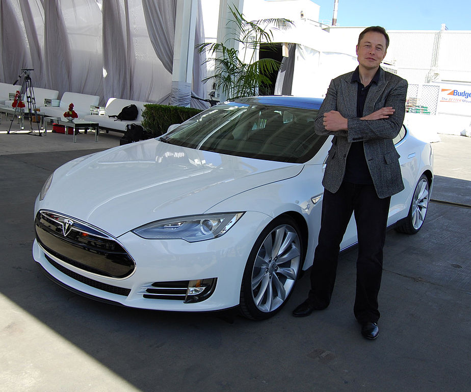 CRIPTOMONEDE. Cum argumentează Elon Musk decizia de a sista vânzările Tesla pe bitcoin. Piața internațională a monedelor virtuale continuă să crească