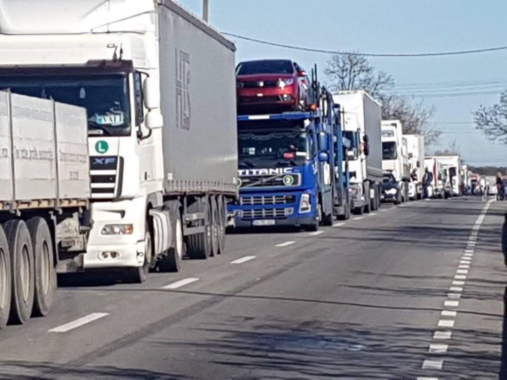 Amnistia fiscală oferită transportatorilor şi companiilor de construcţii ar „costa” statul român 10 miliarde lei