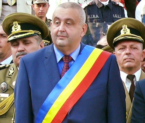 Echipa de control de la DSP și IPJ Vrancea, dată afară din sediul Primăriei Mărășești de primarul Valerică Chitic/ Edilul și subordonații, surprinși fără mască în birou