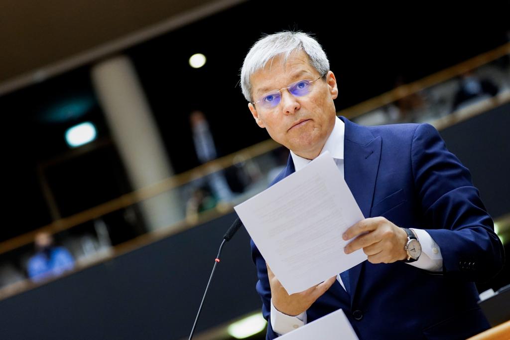 Alianța USR-PLUS îl propune pe Dacian Cioloș premier. Cioloș: „Președintele e cel care alege”
