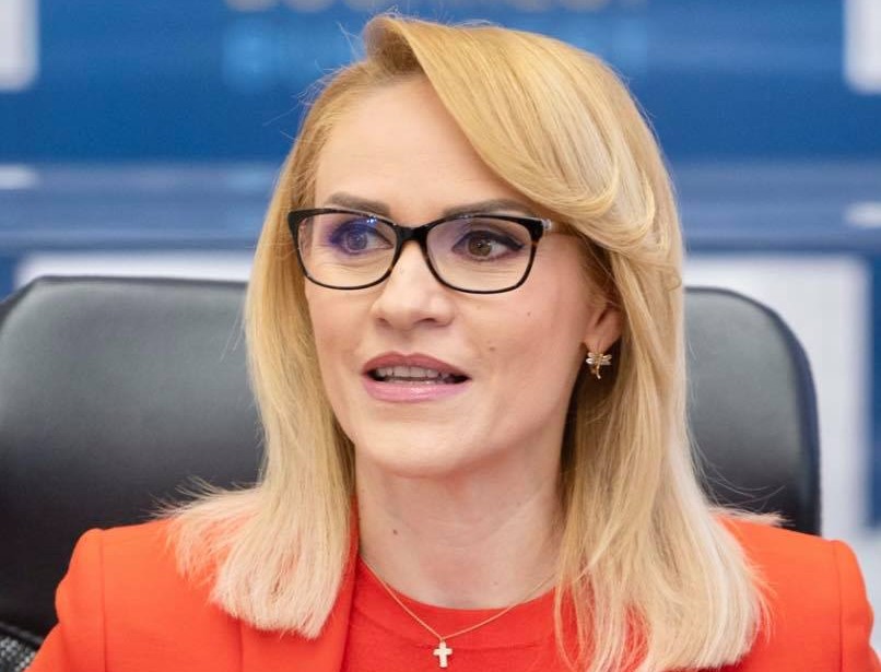 Gabriela Firea, împrumuturile galopante și ”guvernarea pe datorie”: ” În loc să se gândească la țară și la binele oamenilor, Iohannis și liderii Dreptei se bat ca chiorii pentru ciolan și pentru funcții”