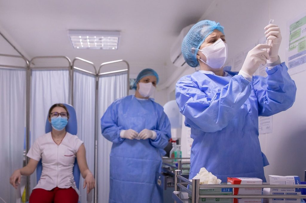 Site-ul unde românii se pot programa pentru vaccinarea împotriva COVID-19. Cine sunt primii beneficiari