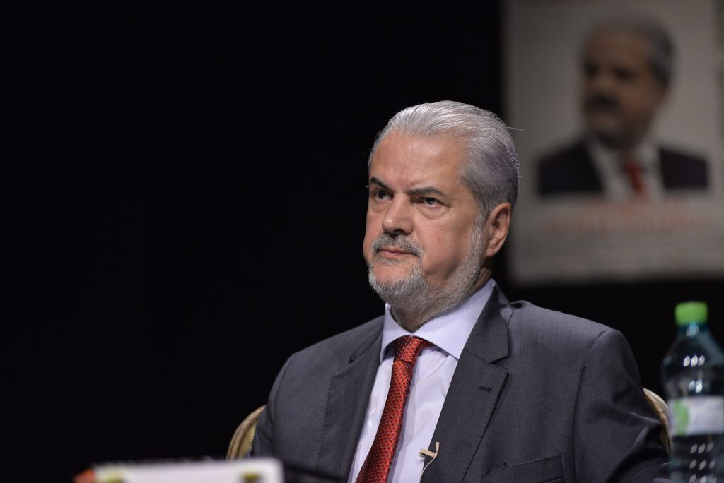 Adrian Năstase, acuze dure la adresa președintelui Klaus Iohannis: „Niciun președinte nu și-a permis să încalce, cu atâta brutalitate, litera și spiritul Constituției”