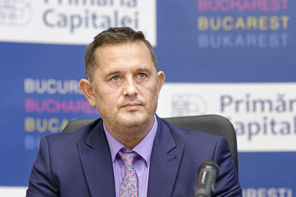 Avocatul Gheorghe Piperea, revoltat de mesajele RO-Alert trimise în timpul nopții „pentru o simplă ploaie de vară”: „Nu ai voie să provoci atacuri de panică. Lumea va ajunge să nu le mai ia în seamă”
