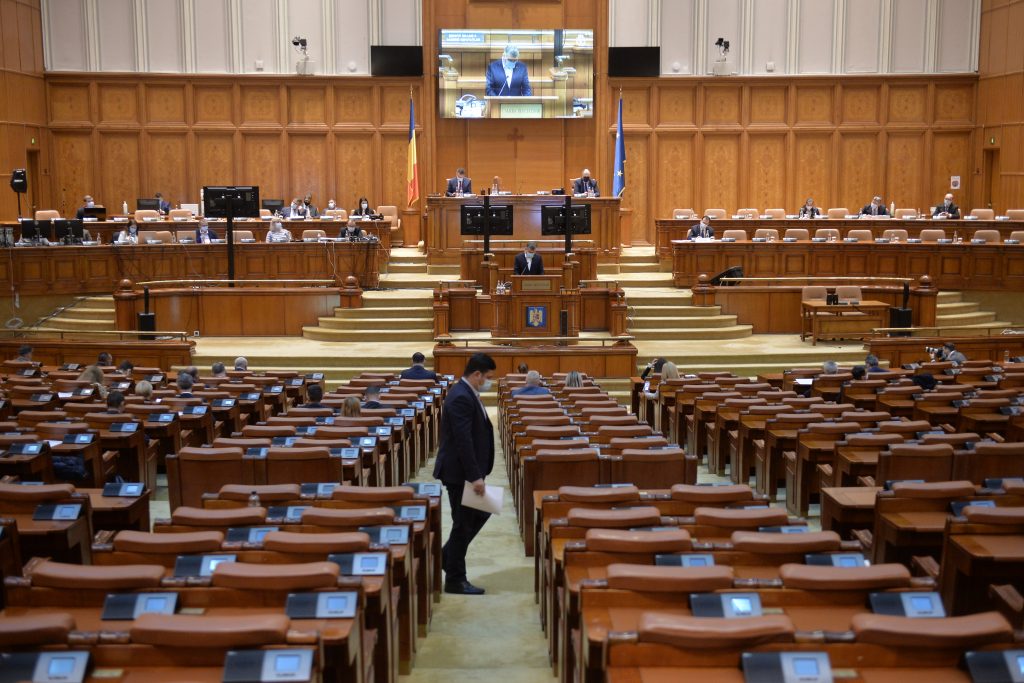 Camera Deputaților a aprobat ordonanța privind cumpărarea de vechime în muncă