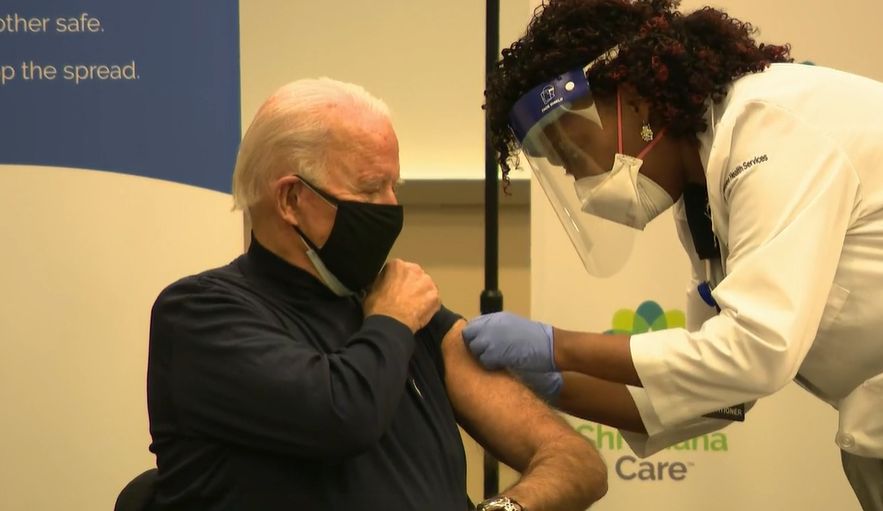 VIDEO. Joe Biden s-a vaccinat împotriva COVID în direct: „Aştept cu nerăbdare a doua doză”