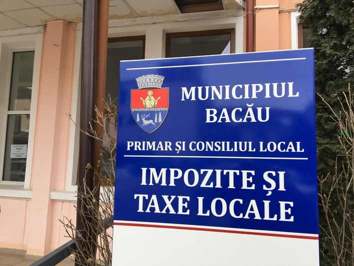 Focar de Covid-19 la Direcția de Taxe și Impozite Bacău. Activitatea s-a blocat, după ce cinci angajate infectate au dat orașul peste cap