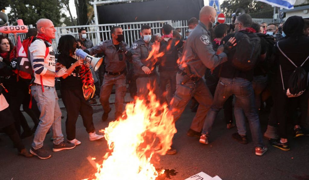 Ierusalimul, incendiat! Israelienii se răscoală, sunt proteste masive împotriva premierului Netanyahu!