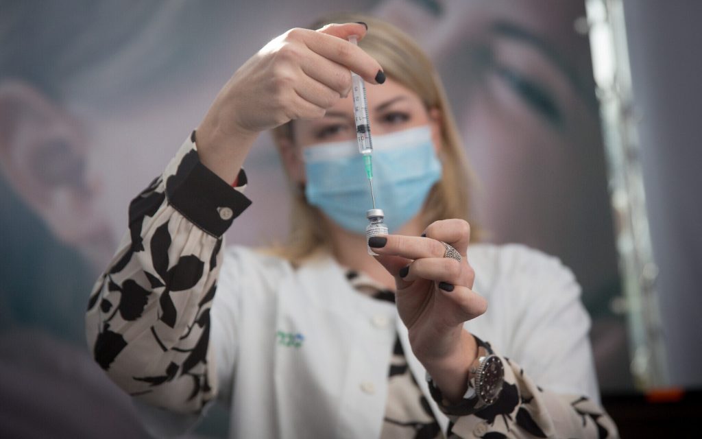 Țara care ocupă primul loc în lume la numărul de vaccinări raportat la populație și ar putea, în curând, să vaccineze între 70-80 de mii de persoane pe zi