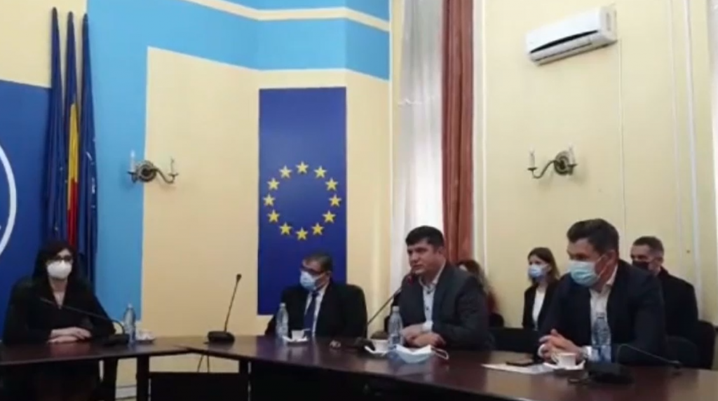 Mesajul preotului Marcel Seliște pentru deputatul AUR Ringo Dămureanu, după ce acesta a aruncat masca de protecție: ”Gestul exprimă căderea măștii electorale pe care dumneata ai purtat-o când ai cerut voturile românilor”