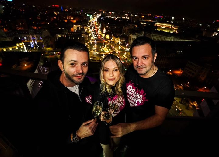 Orașul Faptelor Bune 2020. Peste 550.000 de euro strânși doar din donații pe radio. Peste 50 de povești de viață. Milioane de inimi. 7 DJ-i. Un radio. O Românie