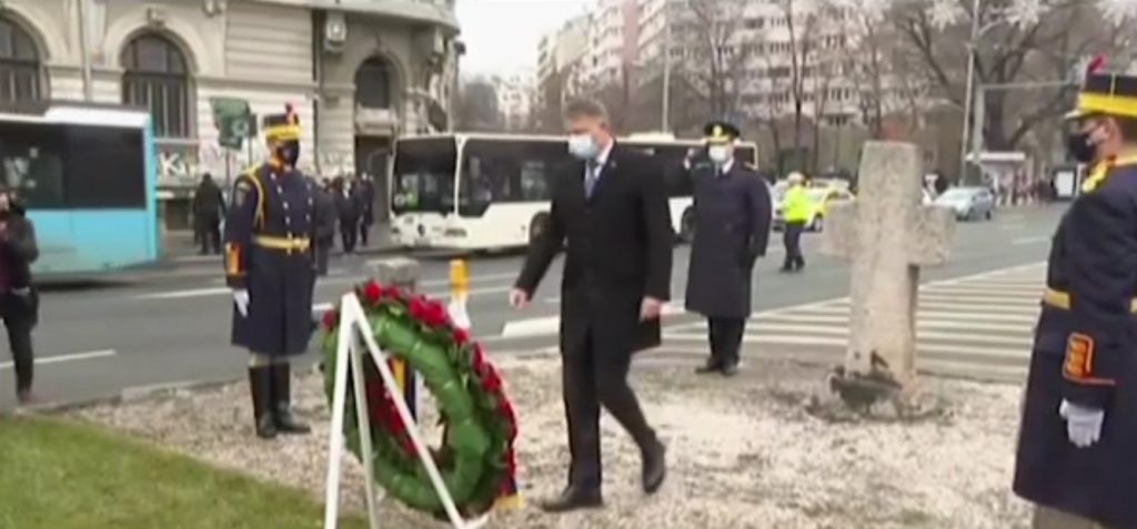 Klaus Iohannis, huiduit în Piața Universității: „Rușine! Rușine să vă fie!” (VIDEO)