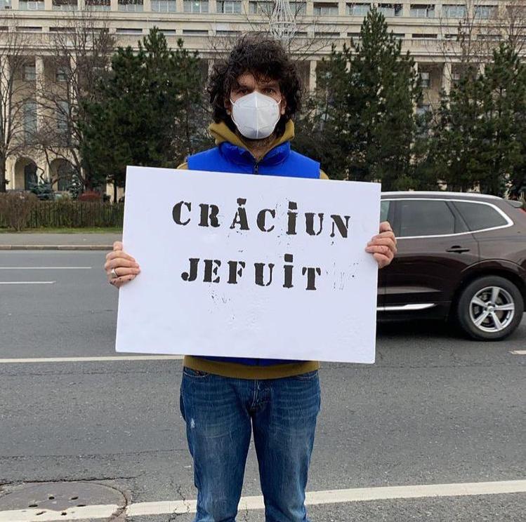 Tudor Chirilă, protest în Piața Victoriei: „Reformism nu traseism”