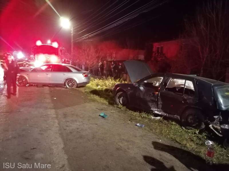 Accident rutier soldat cu şapte răniţi, produs din cauza unei depăşiri pe linie continuă