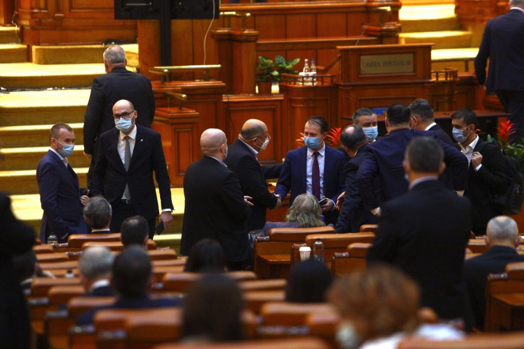 Guvernul a trecut de votul Parlamentului. Florin Cîțu: „Mulțumesc milioanelor de români care au susținut această coaliție. Le promit că nu voi înșela niciodată așteptările acestor oameni”