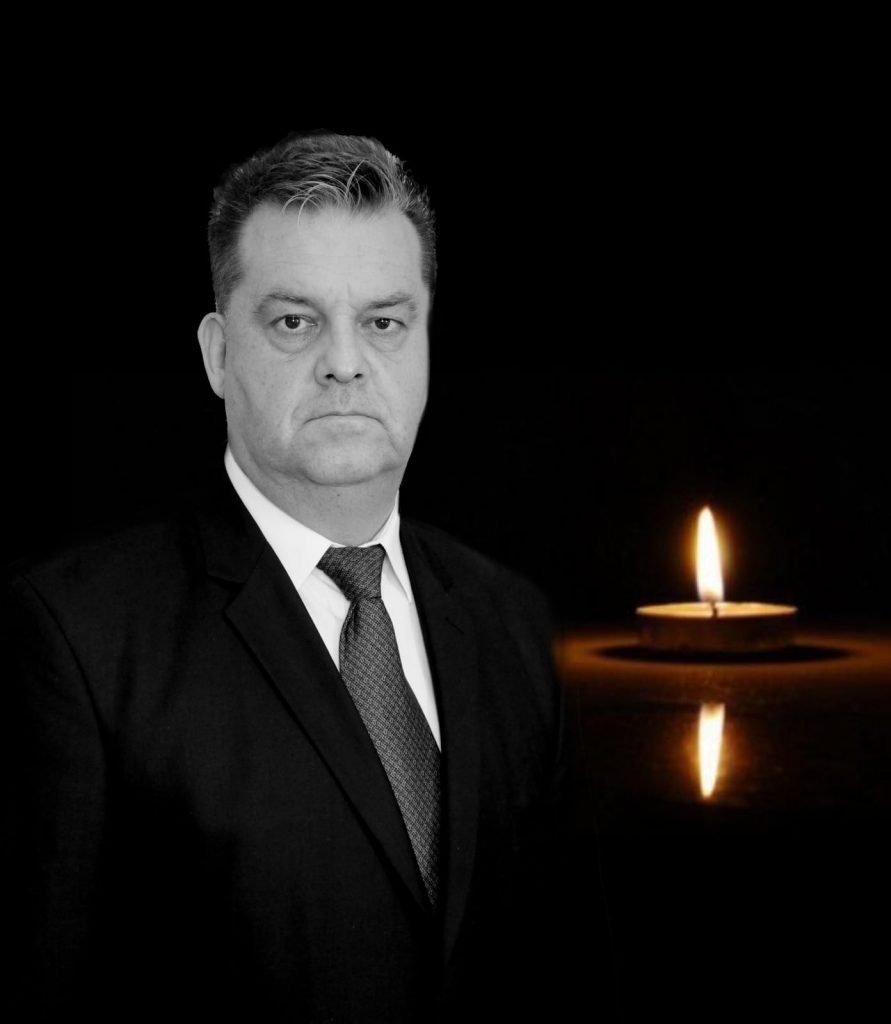 Adrian Apostol, colonel de poliție în rezervă din Vrancea, răpus de COVID-19. A fost medaliat de ONU și UE, dar și de Administrația Prezidențială