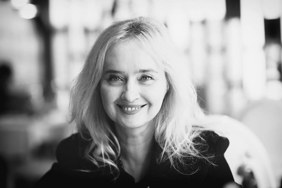 Scriitoarea Corina Ozon: „Dincolo de talent este foarte multă muncă”