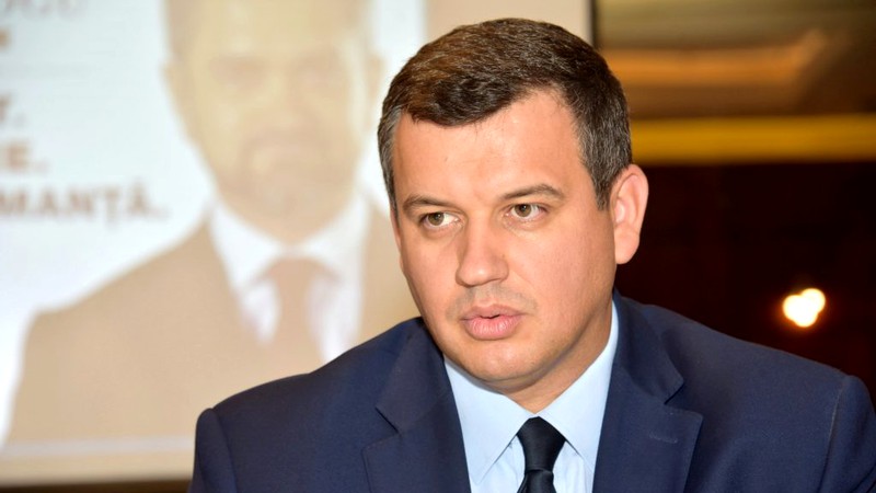 ALEGERI PARLAMENTARE 2020. Eugen Tomac: “Mi-aș dori să votați cu inima. Îi invit pe toți cei care își iubesc țara să vină la vot”