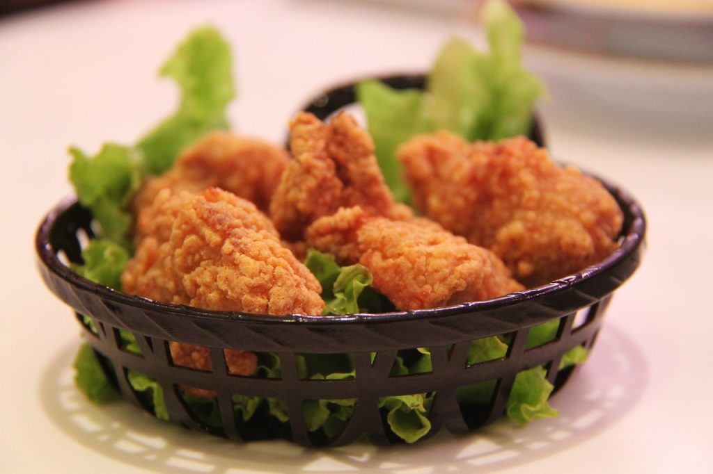 Premieră științifică: Pui fabricat în laborator, servit într-un restaurant din Singapore