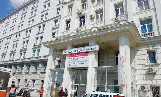 Pacienții cu boli grave stau la grămadă să primească tratamentul salvator la Institutul Fundeni. Infectarea cu Covid poate însemna condamnare la moarte