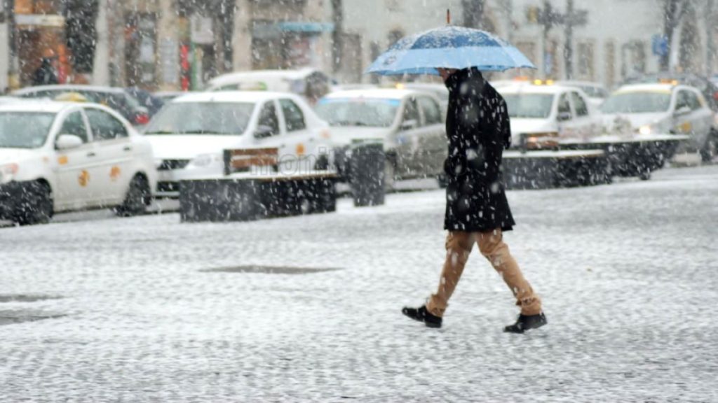 Prognoza METEO pentru 6 decembrie. Vremea se răcește în toată țara, vin ploile și ninsorile