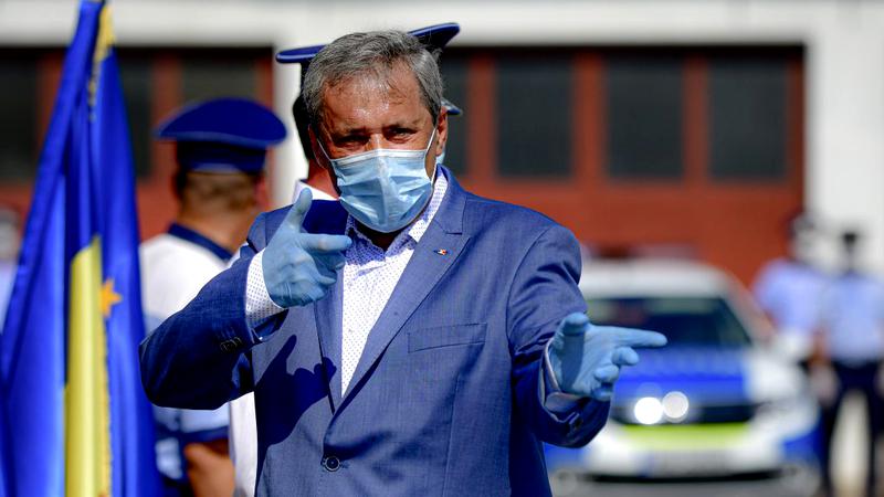 Marcel Vela: „Chiar dacă Sărbătorile de iarnă bat la ușă, atrag atenția tuturor celor care au în intenție încălcarea legii, că vigilența noastră este la cote maxime”