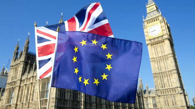 Românii care merg la muncă sau la studii în Marea Britanie vor avea nevoie de viză, de la 1 ianuarie! De când va fi obligatoriu pașaportul