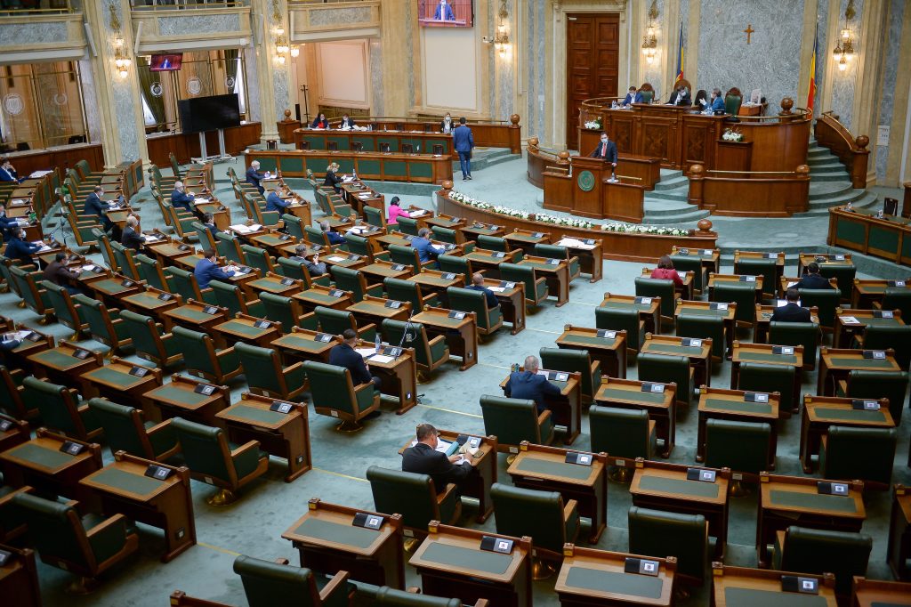 Noul Parlament s-a întrunit LUNI / UPDATE: Senatul cere anchetă după ce Diana Șoșoacă (AUR) a venit fără mască de protecție / Negocierile PSD-PNL-USR-UDMR pentru funcțiile din Parlament s-au încheiat (GALERIE FOTO)
