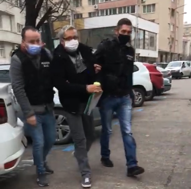Un pedofil care își mușca victimele, prins de polițiști în ascunzătoarea lui din București. Era deja condamnat definitiv!