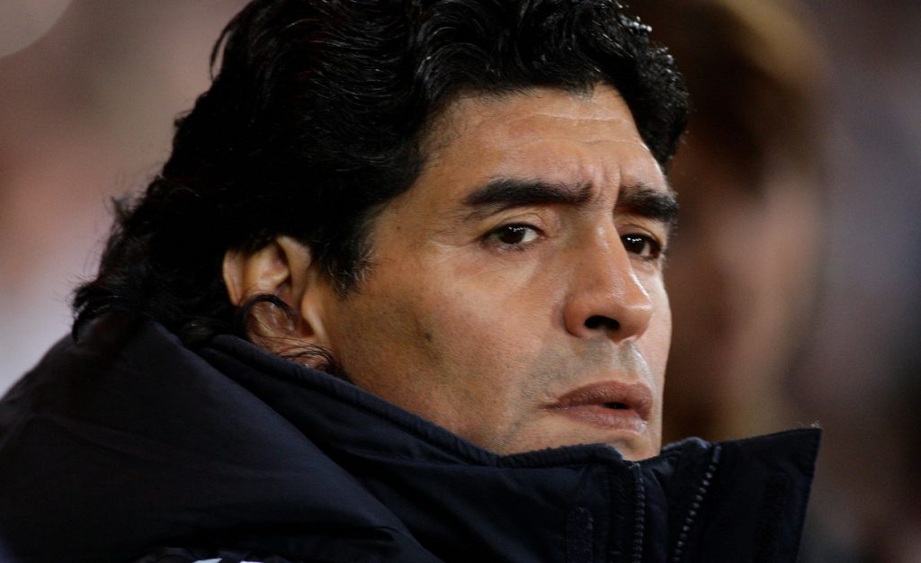 Dorința lui Maradona care ar putea duce la deshumarea trupului său! Scrisoarea adresată avocatului său relevă detalii uimitoare: „Vreau să primesc în continuarea afecțiunea oamenilor!”