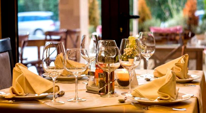 ULTIMA ORĂ. Restaurantele din Capitală vor fi deschise până la orele 23.00, nu 21.00, așa cum se stabilise inițial!