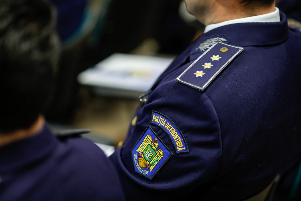 Douăzeci de migranți din Irak și Siria, prinși când încercau să treacă ilegal granița cu Ungaria