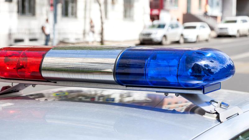 Harghita: Autospecială de poliție, lovită de o mașină care a intrat pe contrasens. Un agent a fost rănit