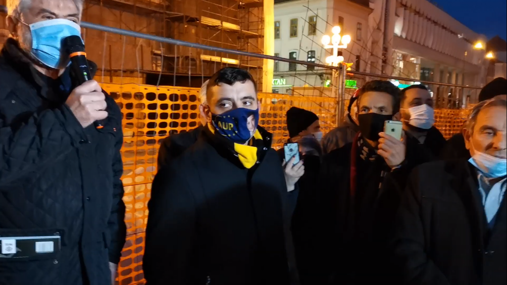 George Simion, liderul AUR, huiduit la Timișoara: „Pentru ce am luptat în Revoluţia asta? Provocator nenorocit! Ruşine să vă fie, tâlharilor!”