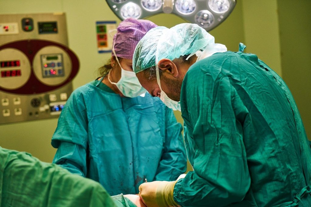 Român plătit să schilodească un chirurg italian, chiar de tatăl medicului. Bătrânul a vrut să se răzbune pe fiul lui homosexual
