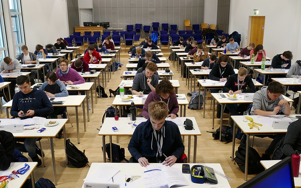 Rezultatele testului TIMSS 2019. Elevii români, analfabeți funcțional la matematică și științe!
